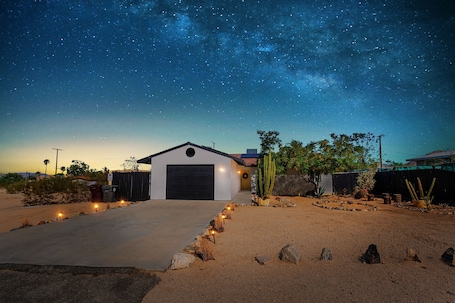 Exterior. The Green Palm 1 Bed · Pool, Hot Tub, PetFriendly