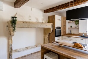 Fridge, microwave, oven, stovetop - Mas mes Aïeux (Saint-Rémy-de-Provence)