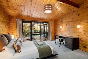 4 bedrooms, free WiFi