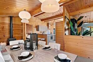Dining - Mountviews Lodge - Taupo (Taupo)