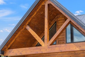 Exterior detail - Brand New/ATV Trailer Parking/ 5 min to Miguel's (Rogers)