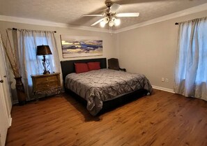 3 Schlafzimmer, Bügeleisen/Bügelbrett, WLAN, Bettwäsche