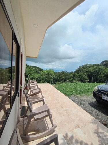 Casa de Campo.Excelente visita a Golfo Nicoya, apta para familias, zonas verdes 