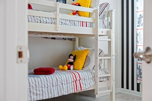 3 chambres, fer et planche à repasser, lit parapluie, Wi-Fi gratuit