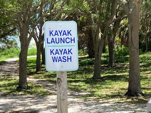 Property grounds - Near Downtown Gulfport and St. Petersburg downtown! Near Pinellas Bike Trail. (St. Petersburg)