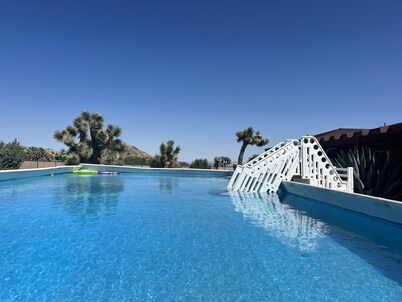 Cozy camper on a horse ranch in desirable Black Rock Cyn,Yucca Valley pool & spa