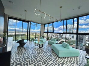 Interior - COZU STUDIO, walk distance LA SABANA CENTRAL PARK (Rohrmoser)