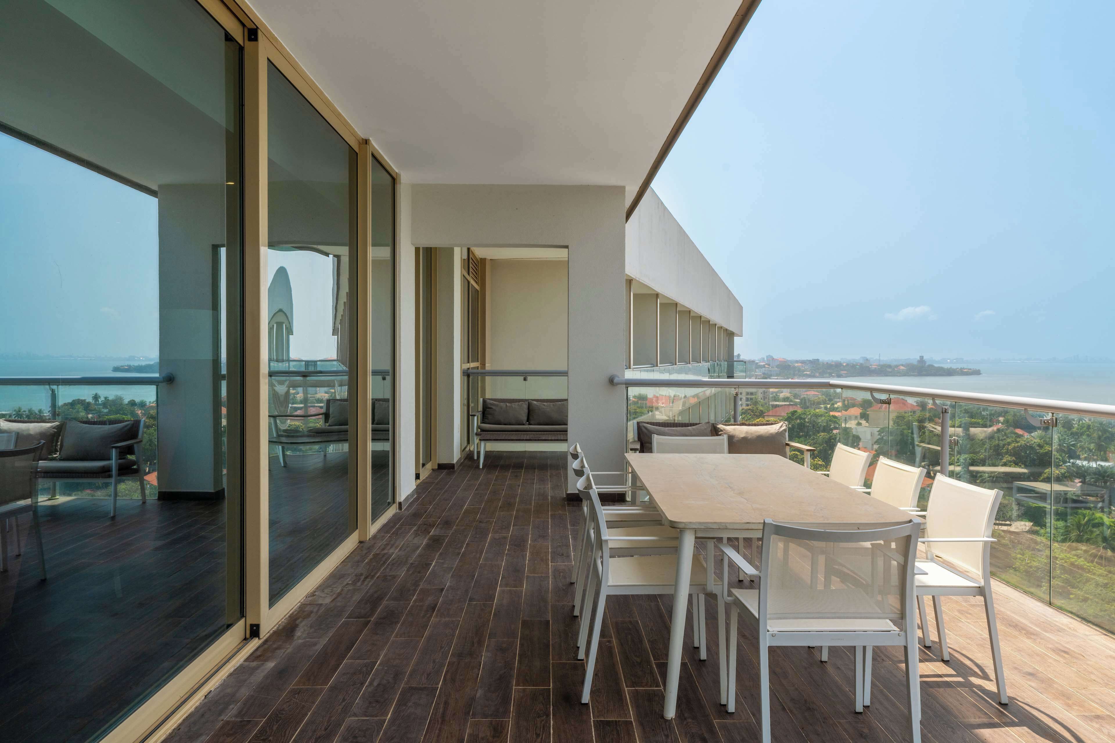 Suite presidencial, balcón, vistas al mar | Ropa de cama de alta calidad, decoración individual, escritorio