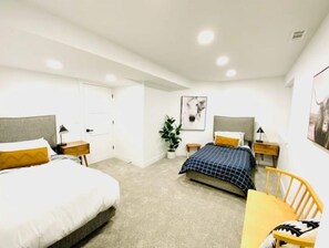 3 bedrooms, desk, iron/ironing board, travel cot