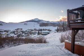 Outdoor spa tub - Tournesol House Mid Century Modern (Crested Butte)
