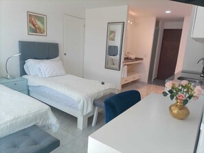 1 slaapkamer, een bureau, een strijkplank/strijkijzer, gratis wifi