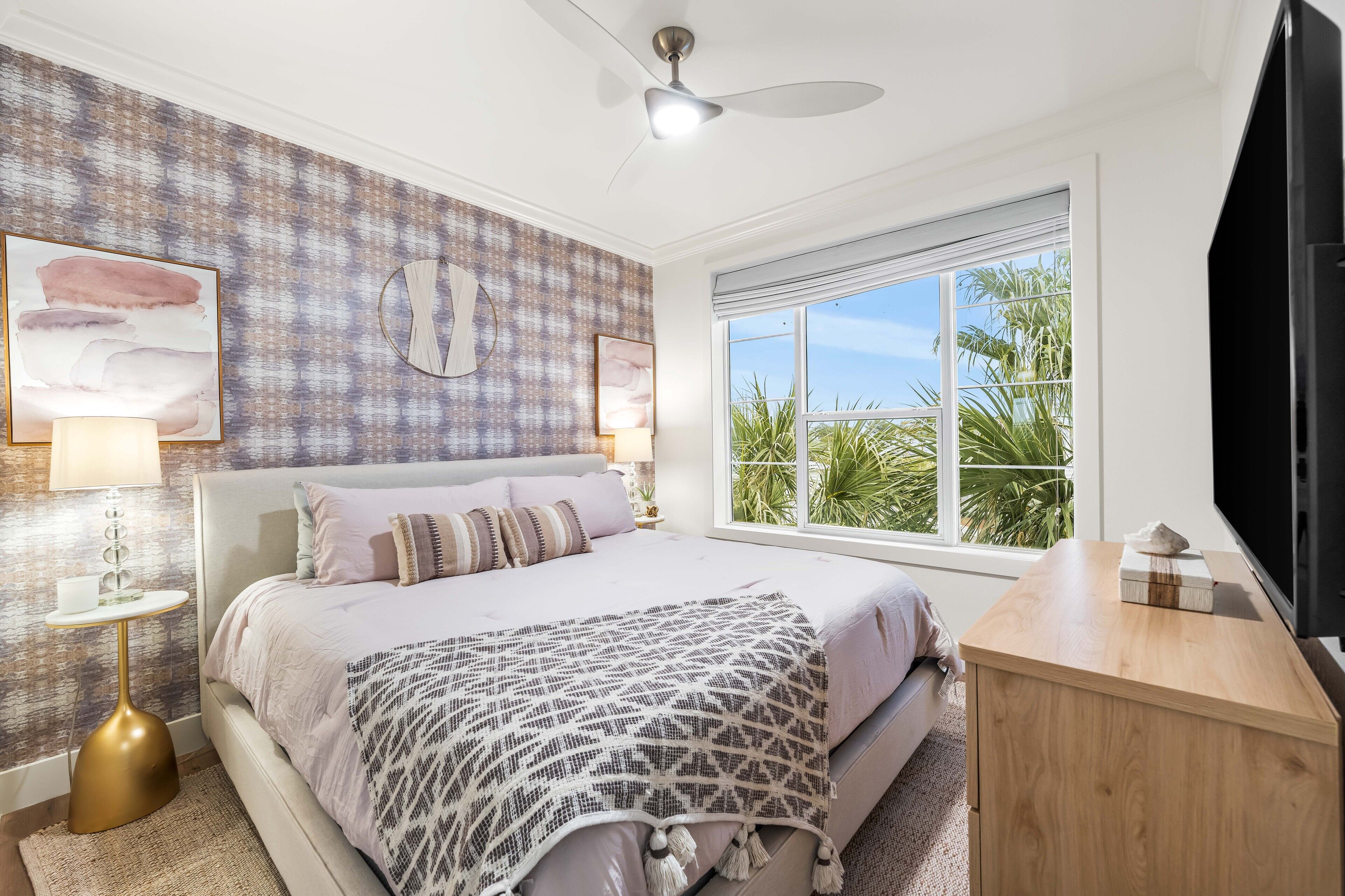 4 soverom, strykejern/-brett, reiseseng for barn og wi-fi (inkludert)