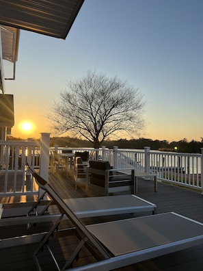 Terrace/patio - Waterfront home, deck, bbq, fire pit, boats, hot tub, and more!  (Oakdale)