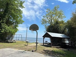 Property grounds - Private Chesapeake Bay Beach community…love to feel the sand between your toes? (Port Republic)