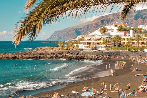 BEACH LARGE SPECTACULAR SUNDECK