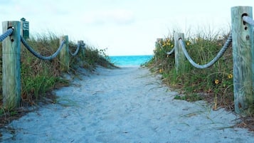 Camastros y toallas de playa