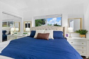 3 Schlafzimmer, Schreibtisch, Bügeleisen/Bügelbrett, Reisekinderbett