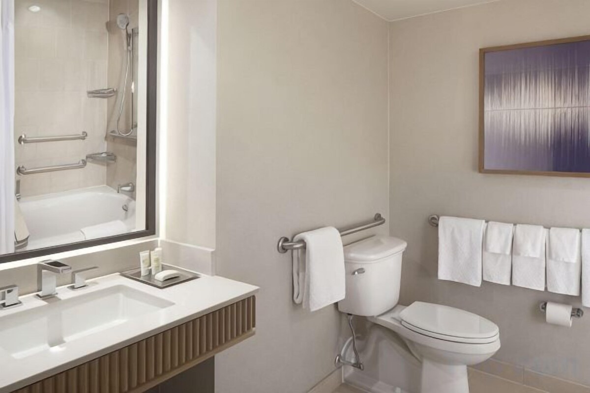 Tower Guest Room with 1 King Bed and Tub - Mobility Accessible