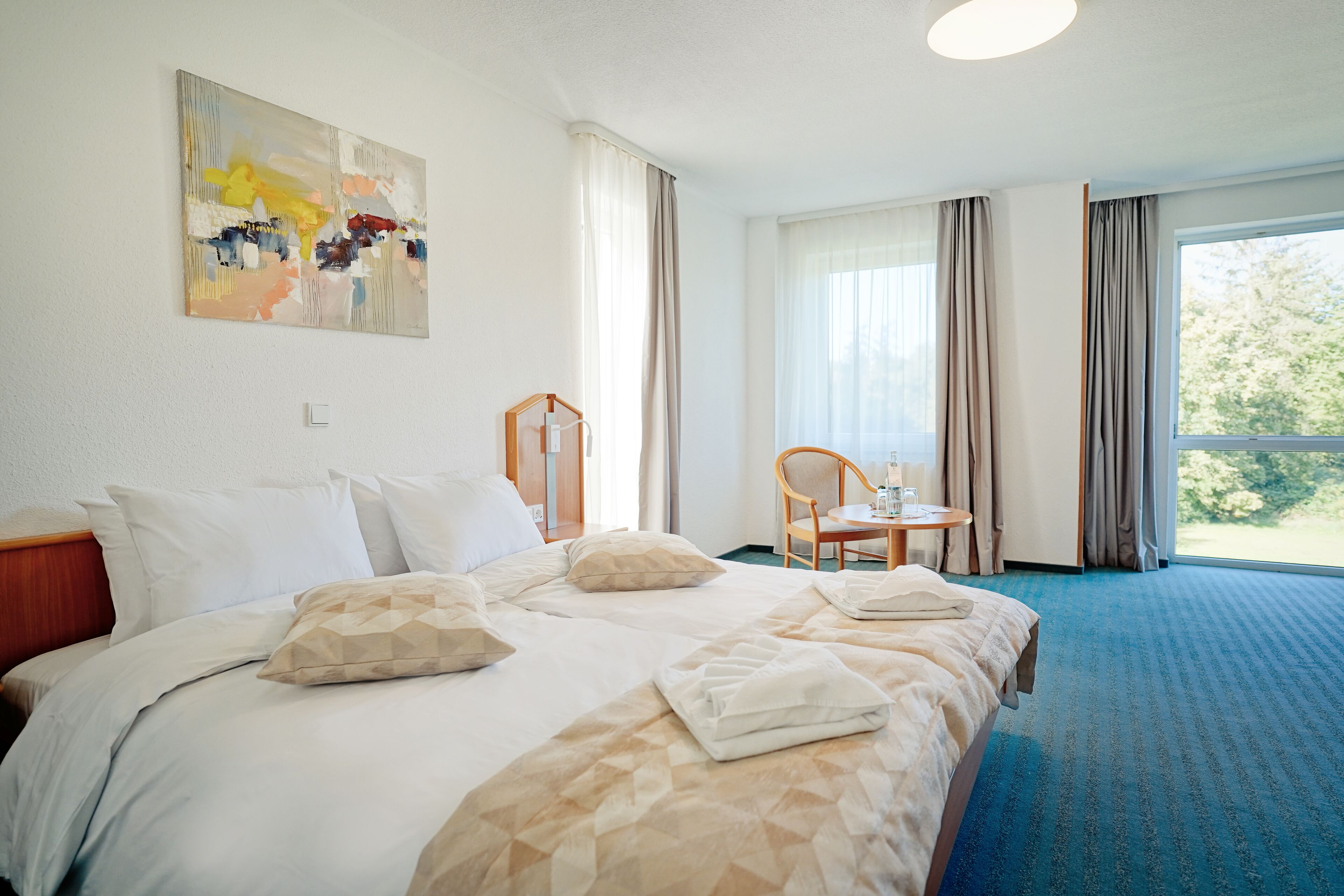 Desk, laptop workspace, iron/ironing board, free WiFi