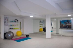 Fitness facility - Modern beautifully decorated 3 bedroom apartment, sleeps max of 6 people in Ques (CUIDAD QUESADA)