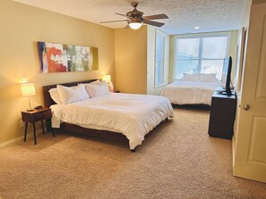 2 makuuhuonetta, työpöytä, silitysrauta/-lauta, ilmainen Wi-Fi