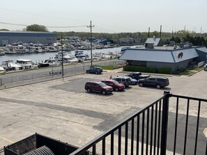 Property grounds - Beautiful downtown condo with marina views, minutes from the beach (St. Joseph)