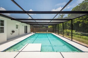 Piscine extérieure, piscine chauffée