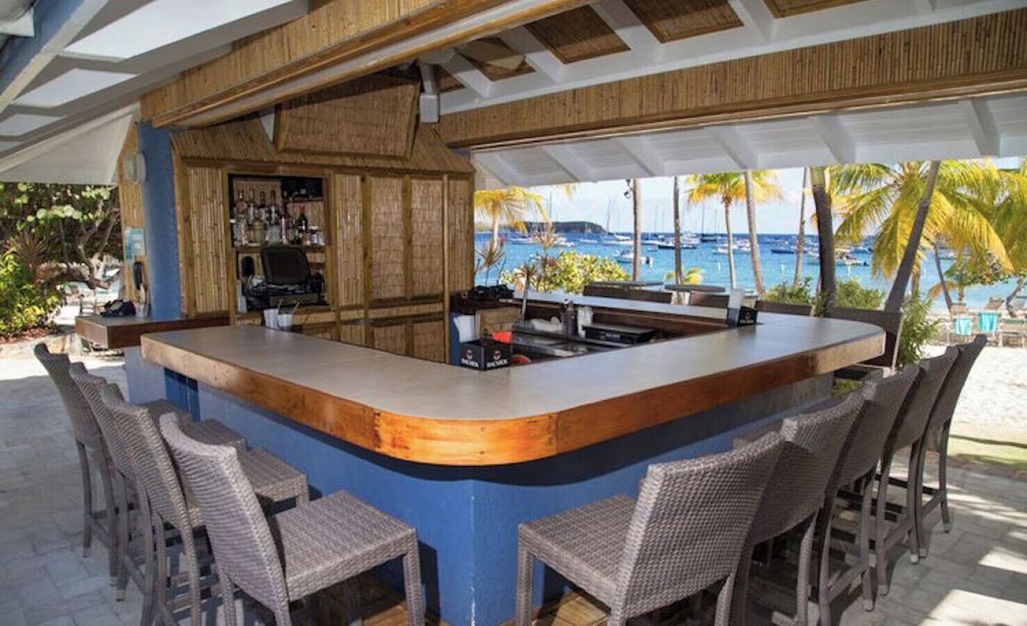 Bar (en la propiedad)