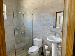 Handtücher, Seife, Toilettenpapier