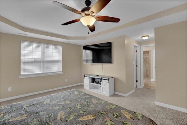 4 bedrooms, iron/ironing board, WiFi, bed sheets