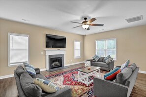 Unclassified image, 4 of 23, button