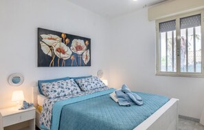 4 bedrooms, travel crib, free WiFi, bed sheets