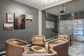 Game room - 12 Mins To Louisville, Gameroom, Patio&Grill, Fenced Yard (Jeffersonville)