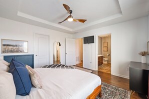 3 soverom, skrivebord, strykejern/-brett og wi-fi (inkludert)