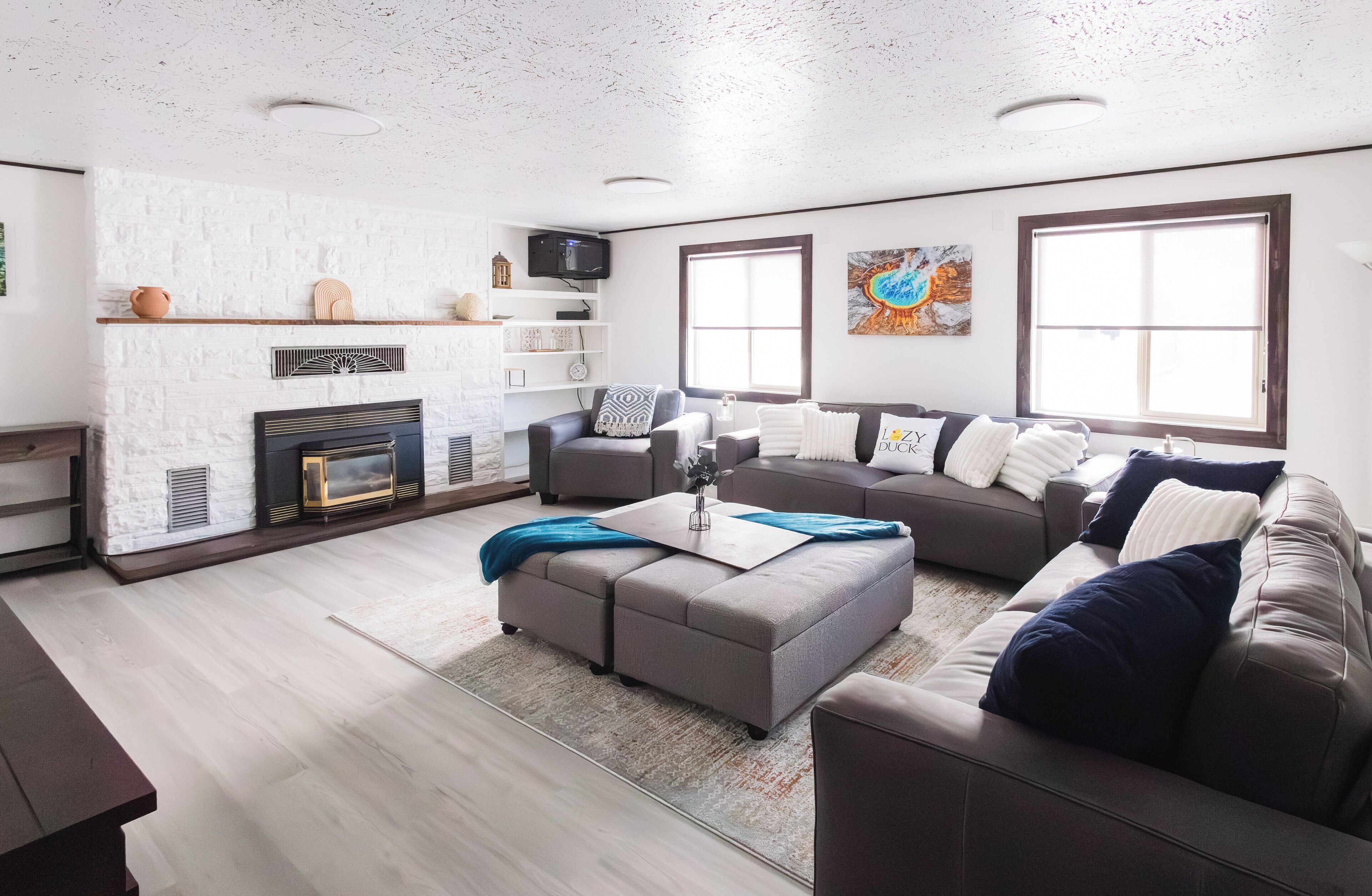 House | Living area | 43-inch flat-screen TV with satellite channels, Netflix, Hulu