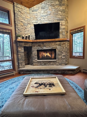 Innenbereich. You want an adventure? Come stay near Loon Mt., great hiking, biking & skiing.