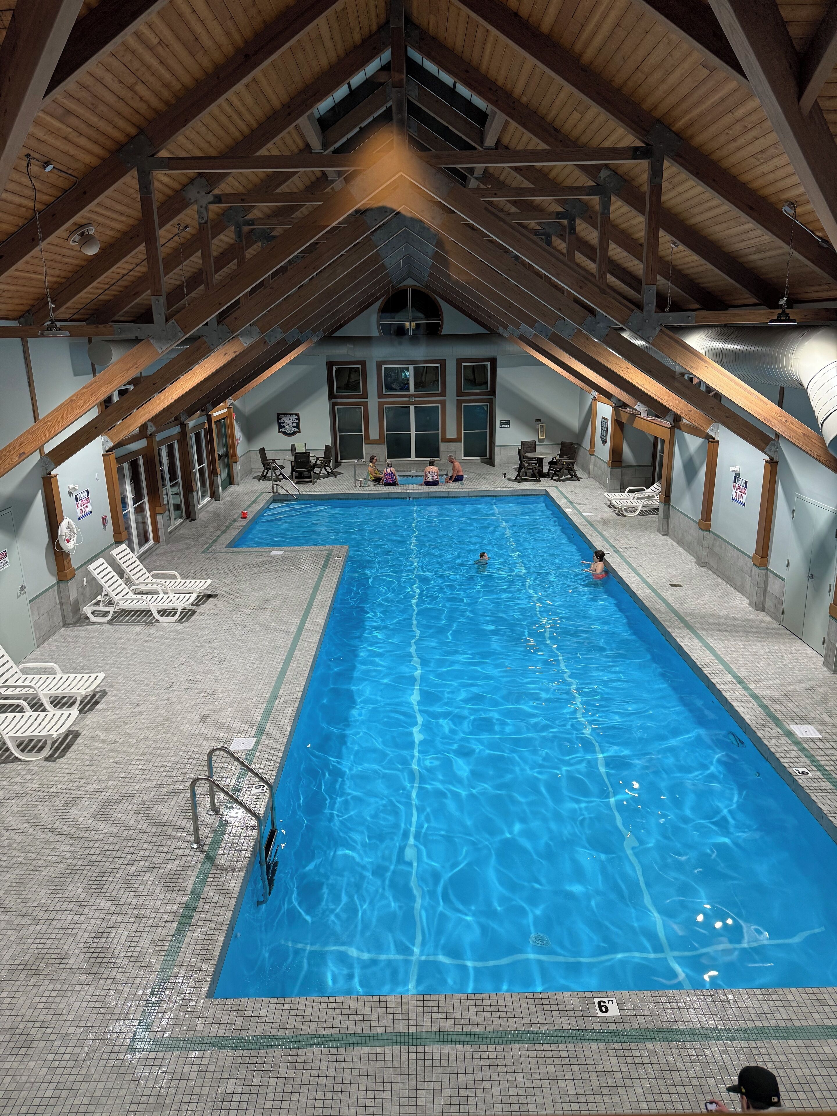 Indendørs pool, opvarmet pool