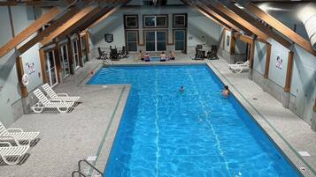 Indendørs pool, opvarmet pool