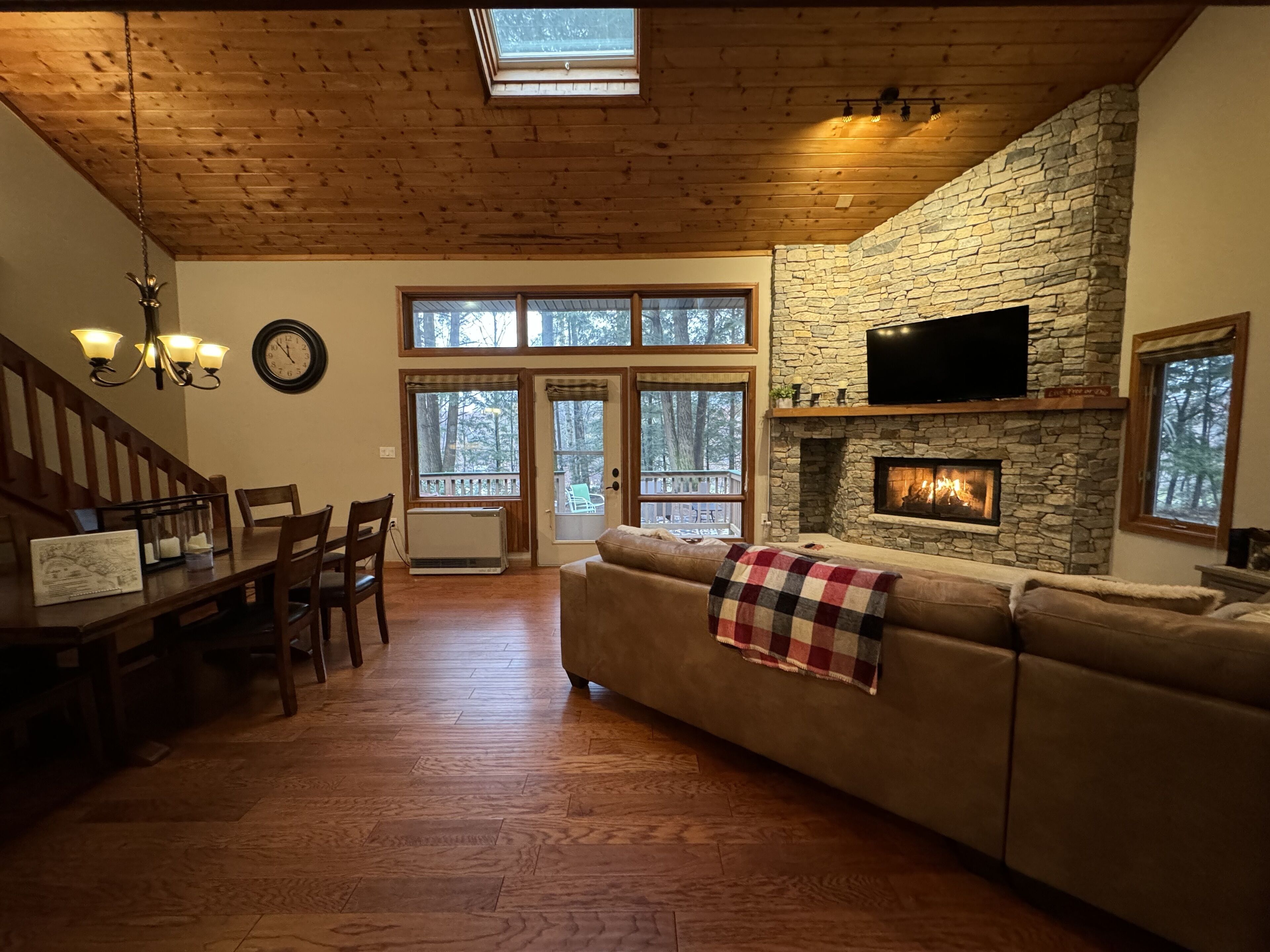 You want an adventure? Come stay near Loon Mt., great hiking, biking & skiing.