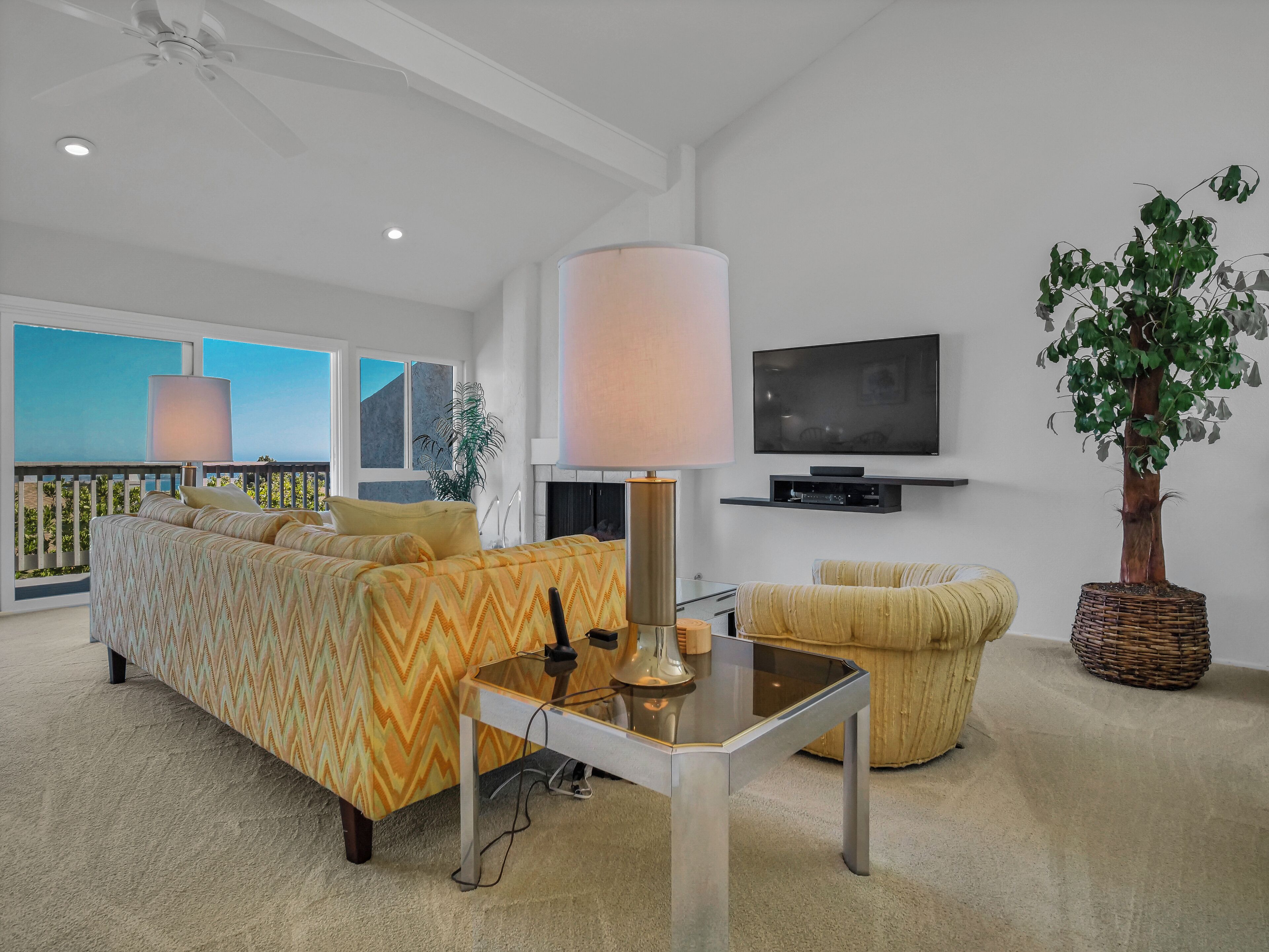 スマートテレビ、暖炉