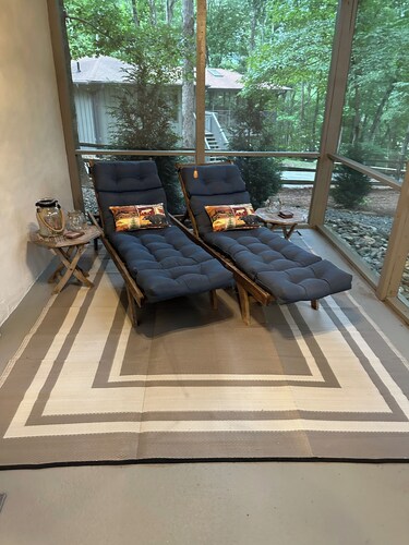 New Guest suite located in Jasper with a mountian view and fire pit