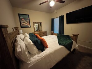2 chambres, fer et planche à repasser, Wi-Fi, draps fournis