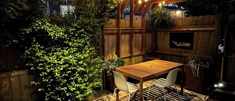 屋外ダイニングエリア