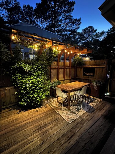 Cozy greenway condo!