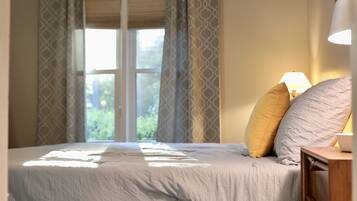 2 bedrooms, desk, iron/ironing board, free WiFi