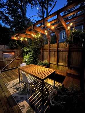 Outdoor dining