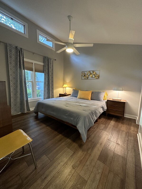 2 bedrooms, desk, iron/ironing board, free WiFi