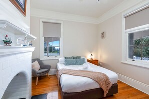 3 bedrooms, bed sheets