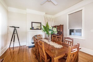 Nhà Deluxe, quang cảnh biển | Khu vực ăn uống tại phòng