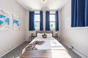 5 bedrooms, desk, iron/ironing board, travel cot
